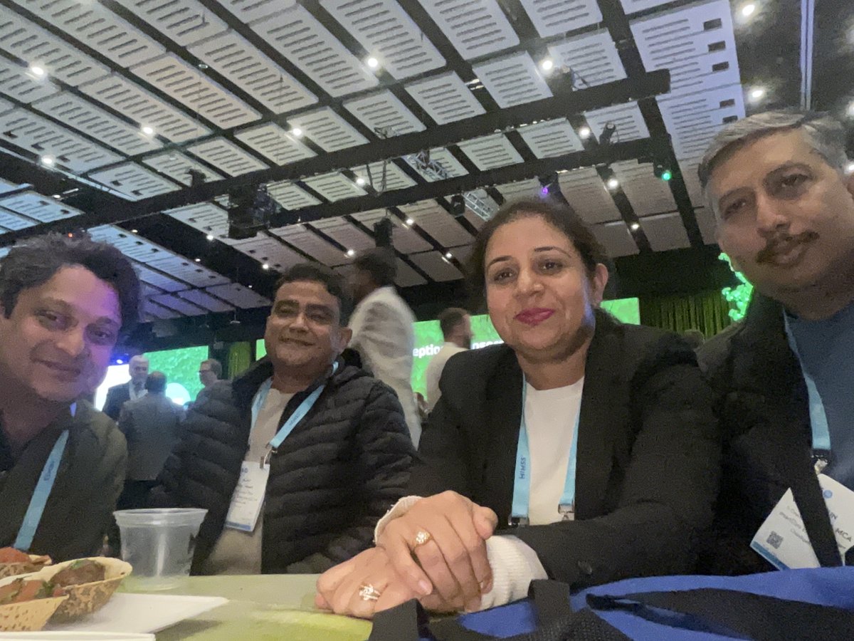SoniaDhamija79's tweet photo. Incredible experience at #HIMSS With team @smartDataIncLtd .   You spend valuable time with Seniors and coworkers away from the office, and that knowledge and experience helps you better understand them.

with @tavarejay @rakeshpant  @smartdtVB https://t.co/YvIrjV38x7