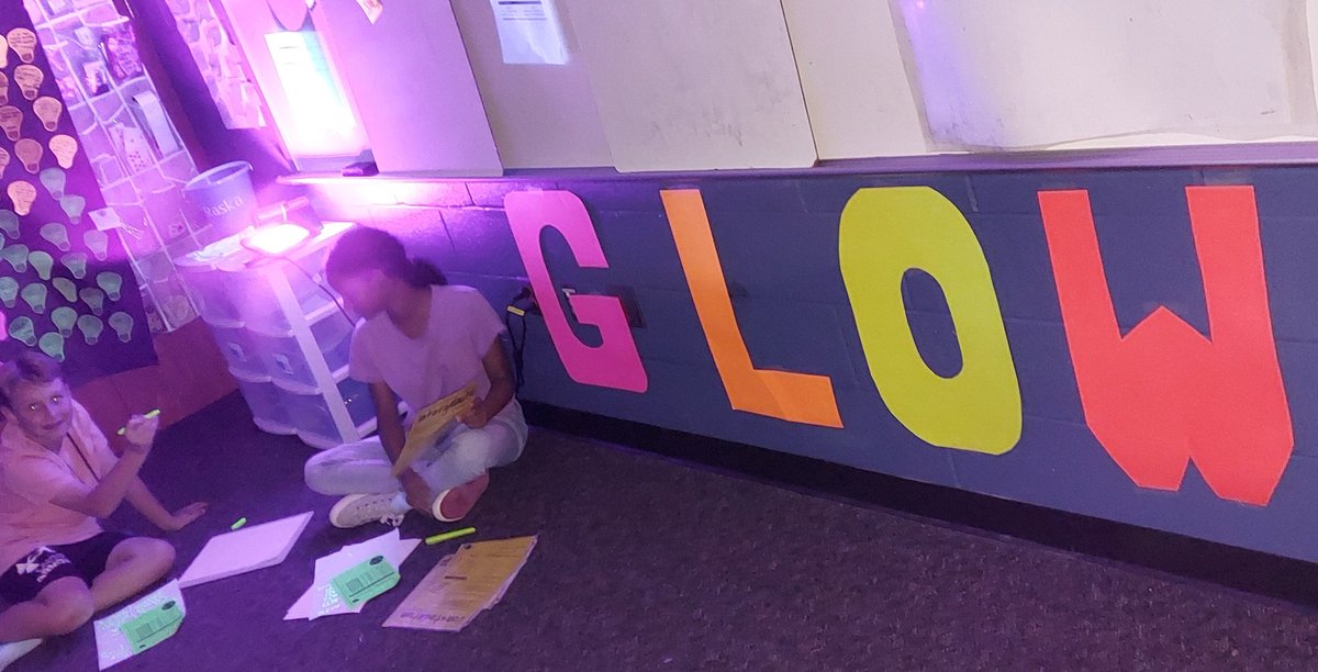 POelschlegel's tweet photo. Reach for the STAARs glow review in 5th grade @TISDCFES @haley_galyean #letitglow #engagedinmath #raskarocks https://t.co/qJAHsmoeSR