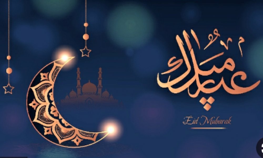 AL_Hamdan_R1a's tweet photo. السلام عليكم ورحمة الله وبركاته

عيدكم مبارك، نسأل الله سبحانه أن يعيده عليكم بالخير والصحة والعافية، وأن يتقبل منكم صيام رمضان وقيامه. وكل عام وانتم بخير https://t.co/zkh2oFXD41