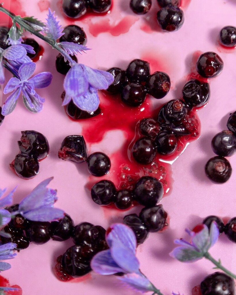 Wild for these new spring flavors! 🤩​​​​​​​​​.
.
.

 #lebongarcon #caramel #treatyourself #locallymade #wildviolet