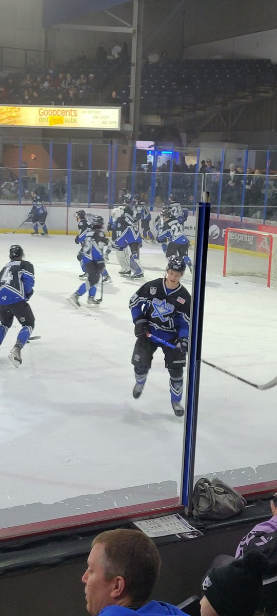 ChrisRaff7's tweet photo. Go Time @LincolnStars!!! Let's Ride!!! @TheDriveADRaff #StarsSwag https://t.co/dqE9NkD4sB