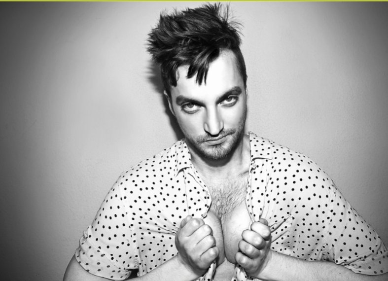 KellenDrew's tweet photo. @RichardSHarmon would you sign this photo if I bring it to Dragon Con? I've always loved the photos from this shoot but I know some celebs are selective on what they'll sign https://t.co/UoFLbXg5WD