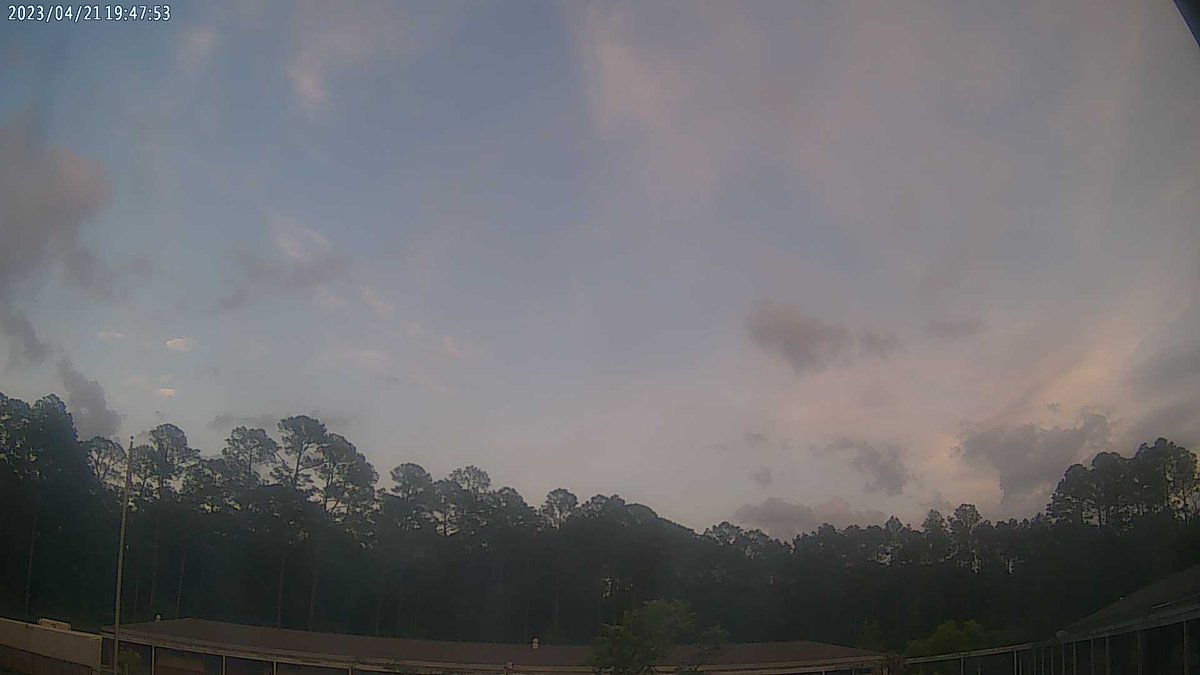 AESWxSTEM's tweet photo. Alachua eSchool at sunset and it's 76.5 F. https://t.co/oU6W2ulEaa