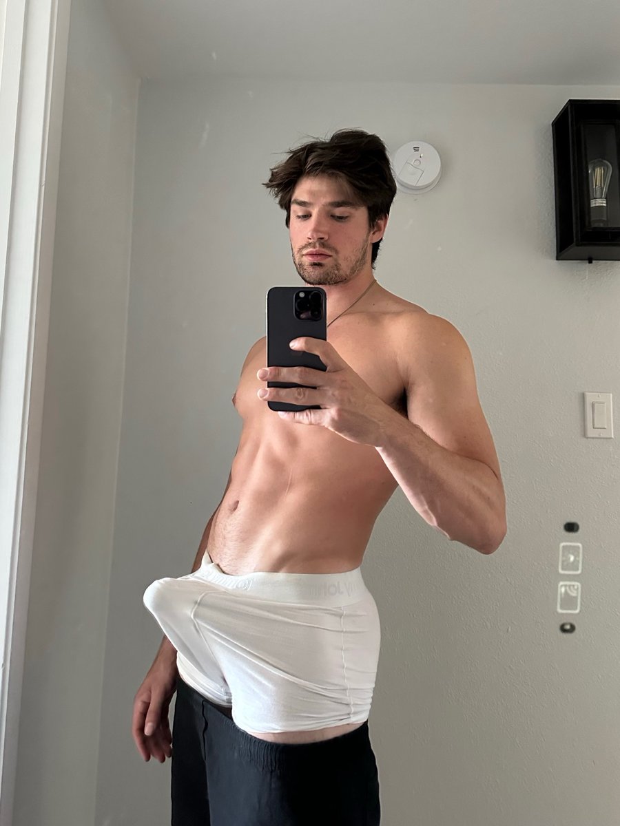 notkyleagainlol's tweet photo. My 0F is better😜 #fitness 
https://t.co/65IaPHSERh https://t.co/1qHNrtBZtx