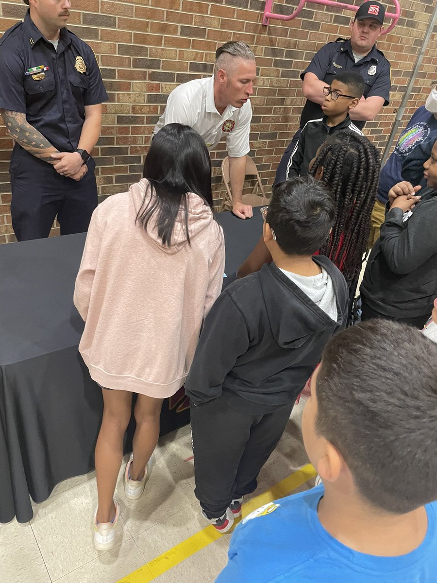 MrsFranklin18's tweet photo. Had fun learning at the Career Fair! @rhandrewselem https://t.co/XdLwyhqe1X