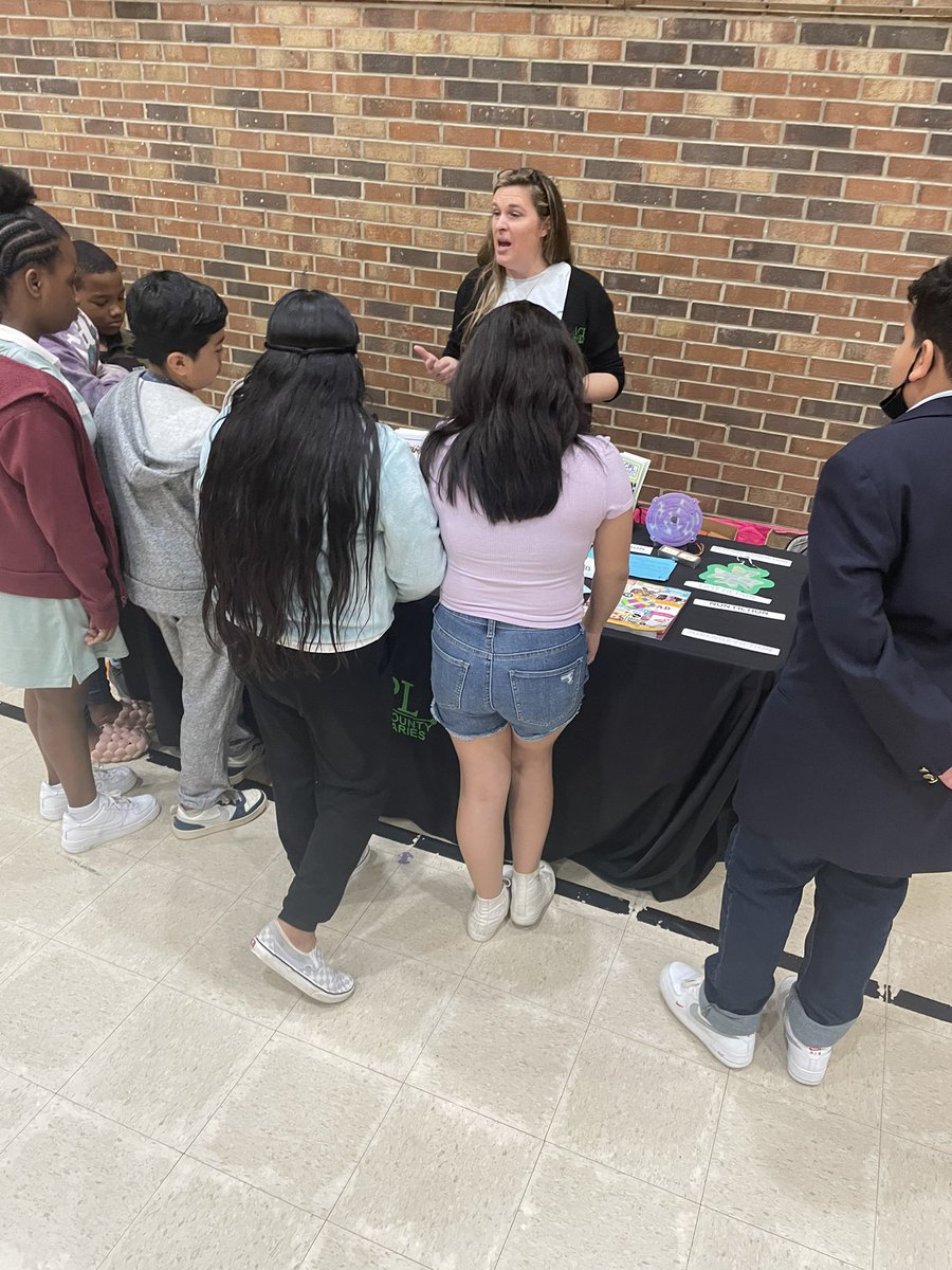 MrsFranklin18's tweet photo. Had fun learning at the Career Fair! @rhandrewselem https://t.co/XdLwyhqe1X