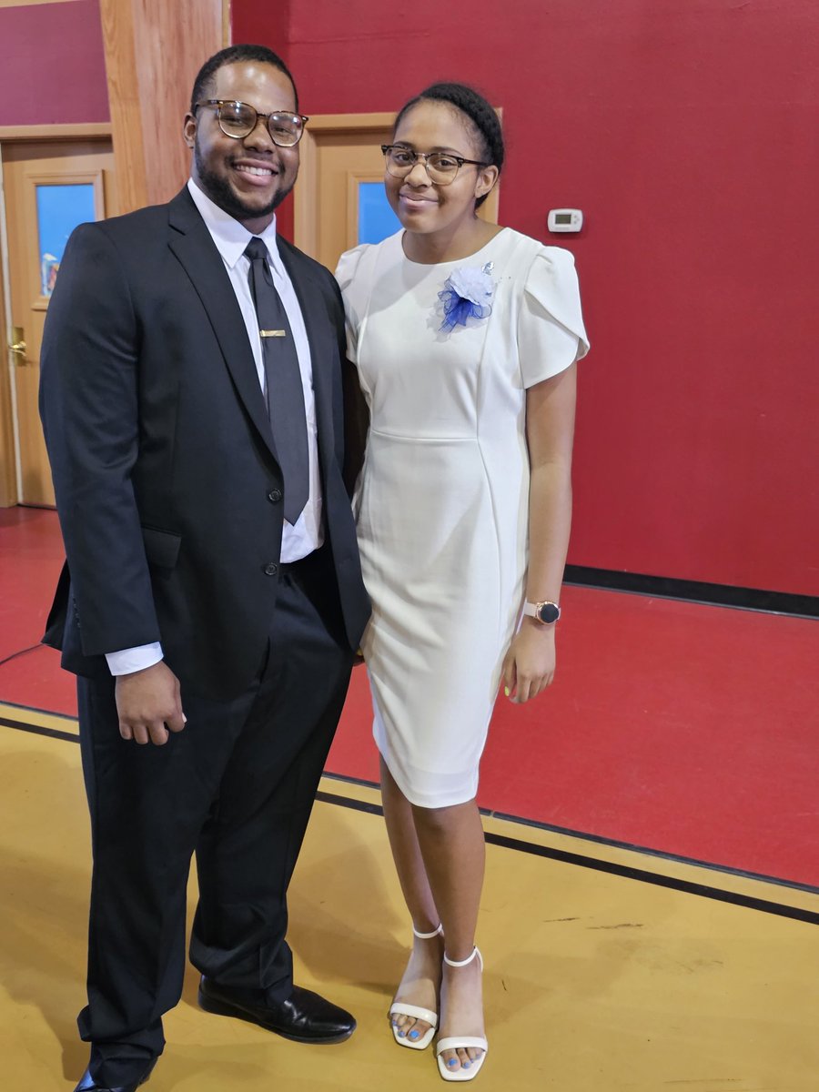 ShundaNicole's tweet photo. Life was still happening during my hiatus. Introducing Teen Kaci, inducted by her brother Teen Damien, TTA President. #WePlay #WeServe #WeSmart #TopTeensOfAmerica https://t.co/8JZp4J0wvM