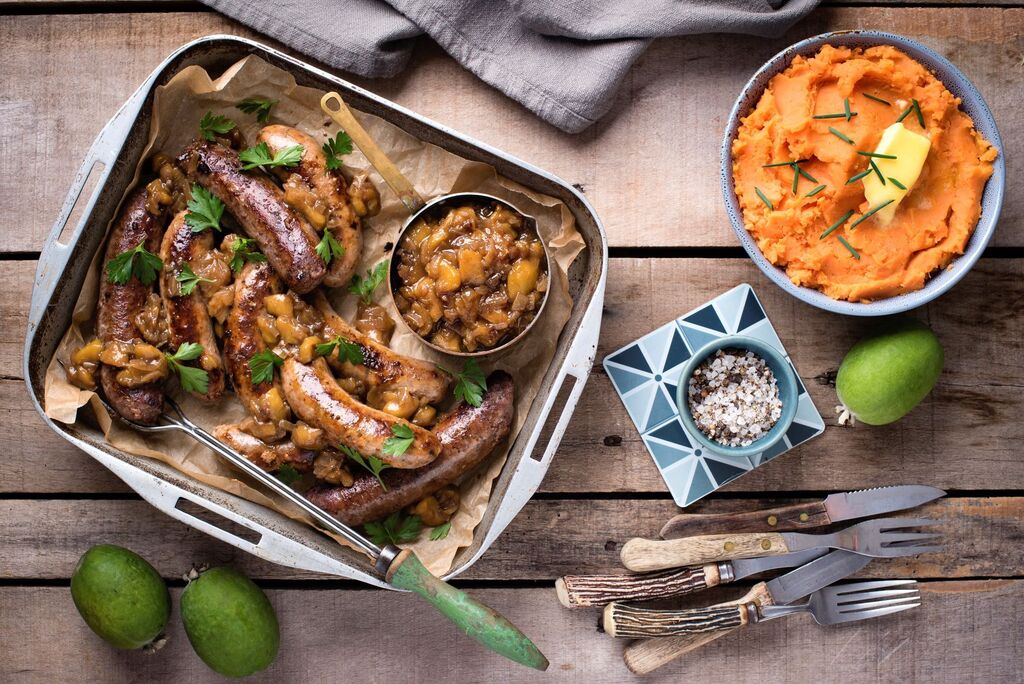 What do you do when you have a surplus of feijoas? Preserve them of course! 

GENUINELY SOUTHERN FORESTS QUICK FEIJOA CHUTNEY

The already fragrant flavour of the feijoas is further heightened with a flavour boost from a touch of cloves and chilli. 
 
IN… instagr.am/p/CrUUlYguRSx/