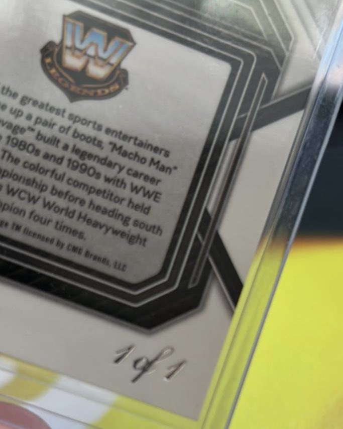 Axel_Foley13's tweet photo. On the heels of the Rock Black. I myself acquired my own Prizm grail. Seller has shipped and she should arrive to me by Tuesday! #thehobby #rainbowchasing #oneofone #blackprizm https://t.co/ABLIy9BvaL