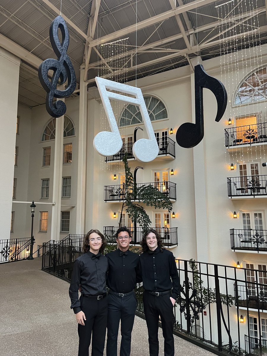 Volunteer HS Choir tweet media