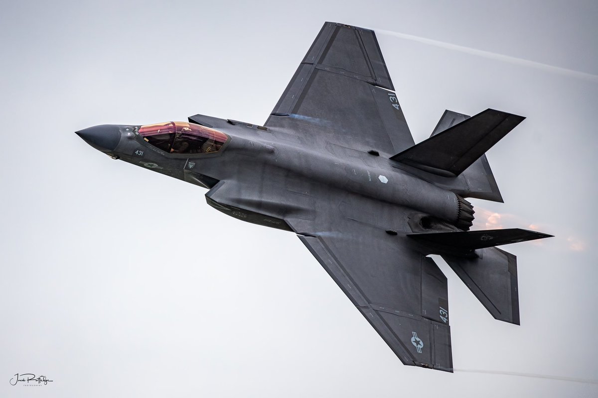 This is Flight tweet media