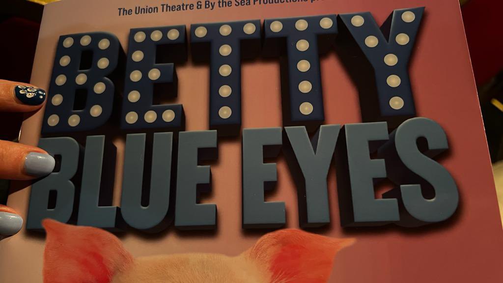 LouGreg's tweet photo. Love it when your nails match your programme. @TheUnionTheatre 
#BettyBlueEyes.  #UnionTheatre https://t.co/BOGydVoMcY