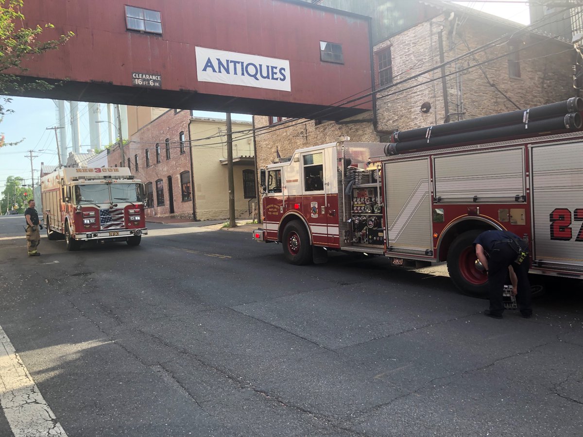 Units on Thursday Fire on South Carroll Street 4/20/23

@FCDFRS <a href="/ufc3fire/">United Steam Fire Company #3</a> @tcofmd_com <a href="/DwntwnFrederick/">Downtown Frederick</a> <a href="/FredScanner/">Frederick Scanner</a> <a href="/FrederickWire/">FrederickFireWire</a> <a href="/frednewspost/">Frederick News-Post</a>
