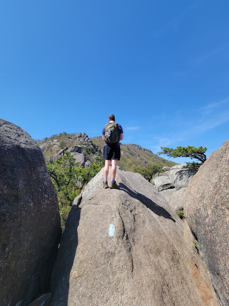 cryptid94's tweet photo. The false summit was prettier than the actual one tbh https://t.co/2ePps1GMTG