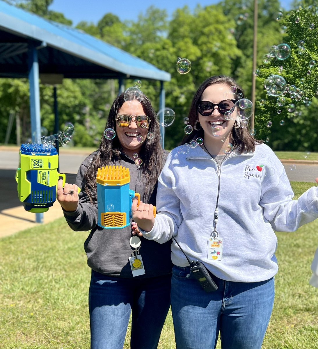 🫧 We’ve got that Friday Feeling at JES! 🫧