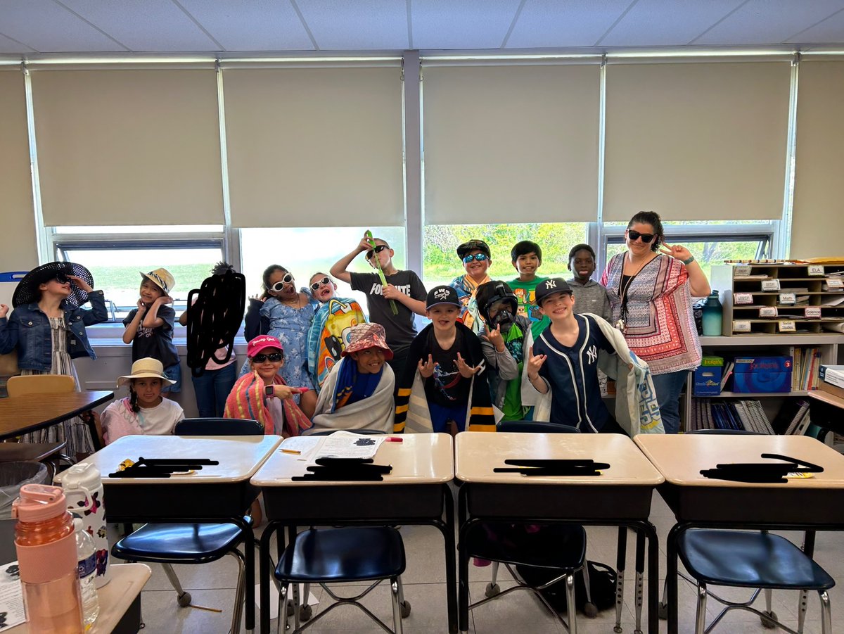 mrskmach's tweet photo. Third Grade went to the beach for Battle of the Homerooms Spirit Day! It’s only natural since crabs 🦀 belong at the beach. 🏖️ We had a blast with all of our beach themed activities. ☀️ @coopthecrab https://t.co/w5fn0bsNnG