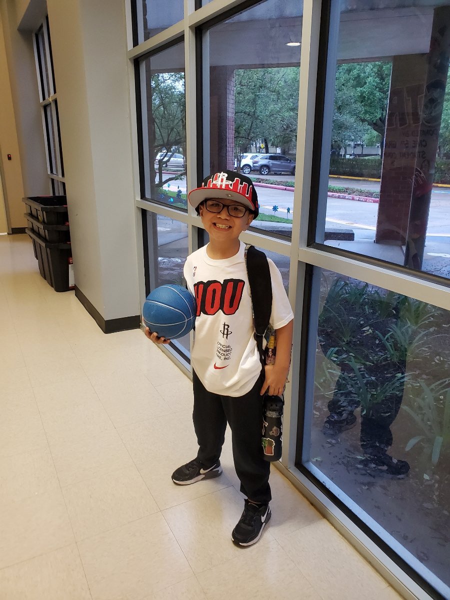 jennlappage's tweet photo. @CME_Tigers celebrated Career Day today. Our theme this year was servant leadership so our keynote speakers taught us about volunteer work and public service careers. Students dressed up as their future career. @PrincipalMCB @APMangum20 https://t.co/K08GmN3nc1