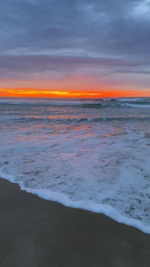 YuliShestak's tweet photo. Ocean sunset https://t.co/43qBsLaQlS