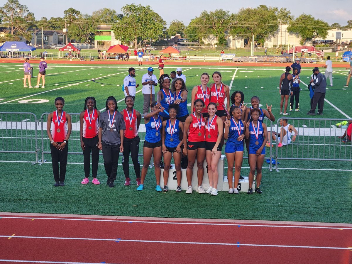 Girls 4x200 relays punch their ticket to Regionals. #CardinalPride <a href="/BellaireHigh/">Bellaire High School</a> <a href="/HISDAthletics/">Houston ISD Athletics & UIL Academics</a>
