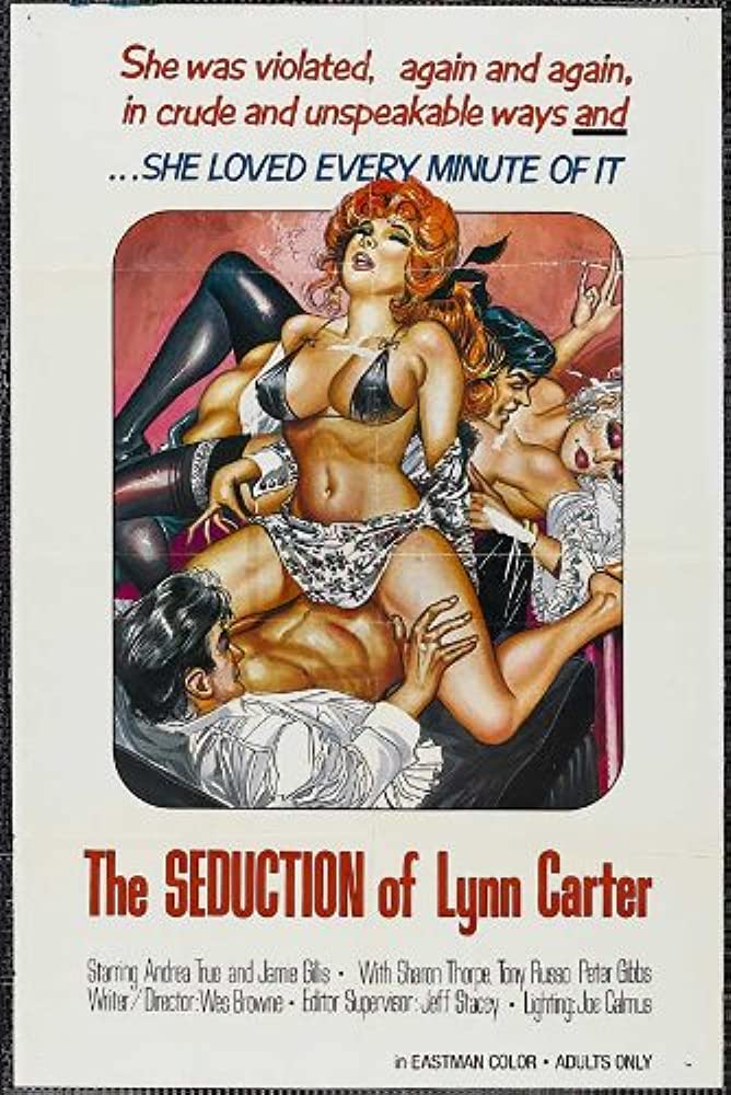 NatsuhikoDan's tweet photo. The Seduction of Lyn Carter (1974) 『姦婦絶叫』 公開:76年6月 (配給:第一フィルム) Jギリス演じるサド男に魅かれる主婦をAトゥルーが好演。Aスピネリの70'Classic。VSからいつ2K化されるか待ち遠しい名作。#洋ピン #別冊スクリーン #goldenageofporn #AnthonySpinelli #AndreaTrue #SharonThorpe https://t.co/BwbVNt6pHD