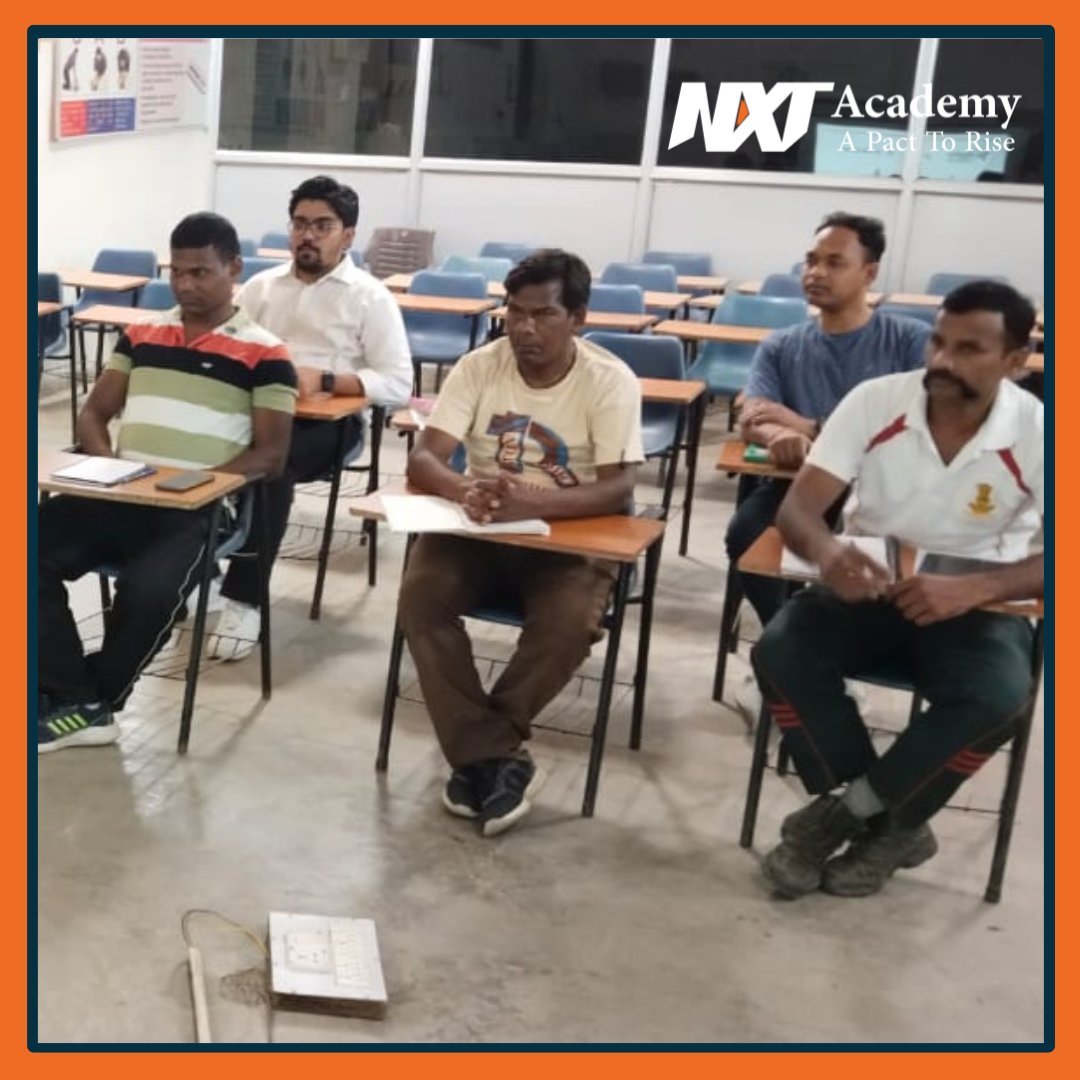 AcademyNxt's tweet photo. "📣Exciting news! 

We hosted an amazing workshop on Digital Marketing at Army cant Patna for the Army Men!👨‍💼🌟 https://t.co/UKpKL4oaWs