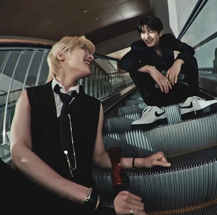 jeongin as fennec foxes on Twitter