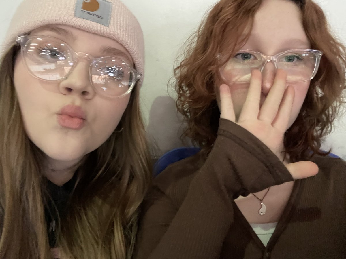 jrdnkayy's tweet photo. section J row 13!!⛸️🥅 #starsswag https://t.co/258MRl3nol