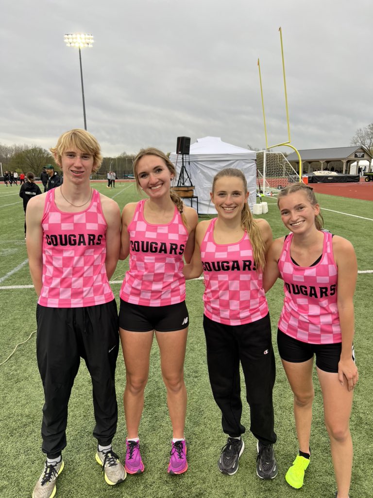 coachtesta's tweet photo. Wear pink: run a PR! An insanely fast and great time at @ELOUInvite! Jacob Mack 4:42 (all time sophomore #1), Bella Grant 5:27 a :05 PR, Lili Aittama PR 5:10 for the win, Amyla Eberhart a :12 PR in 11:37! https://t.co/BV1BtUXvHg