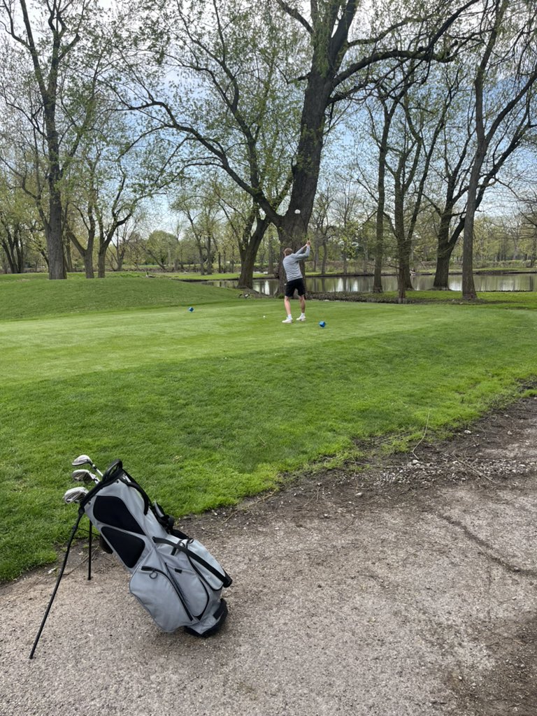 CavemenBoysGolf's tweet photo. Great first match of the year. Cavemen defeated the eagles 184-195. JV won 215-242. Big shout to Owey who after working hard in practice came out tonight and shot 45. JV tournament tomorrow. https://t.co/OthN64Rbp1