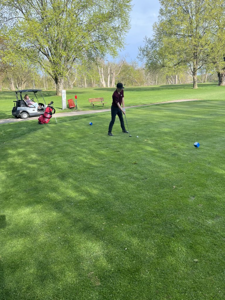 CavemenBoysGolf's tweet photo. Great first match of the year. Cavemen defeated the eagles 184-195. JV won 215-242. Big shout to Owey who after working hard in practice came out tonight and shot 45. JV tournament tomorrow. https://t.co/OthN64Rbp1