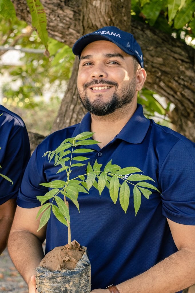 TheAndrewUsher's tweet photo. Joining the #greeningacrossbelize initiative for #EarthDay2023! https://t.co/CyaPzf4o7Z
