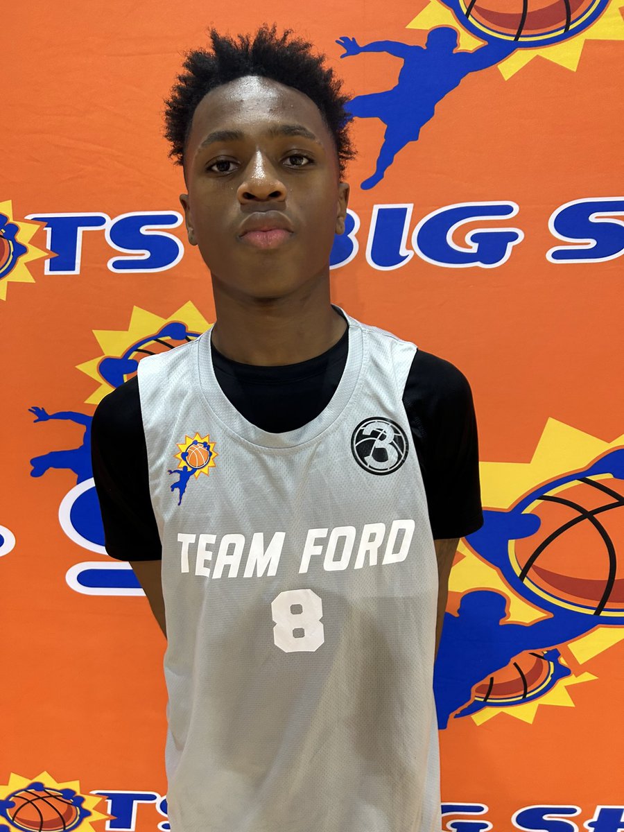 BigShotsGlobal's tweet photo. #BIGSHOTS #CarolinaLive 

17u 

Team Ford 67
8 Curtrell Dixon 17
12 Jaedan Wadley 13

Durham Hurricanes 62
24 Sulaiman Shackleford 14
13 McMillon 13 https://t.co/cTfqaEqIbS