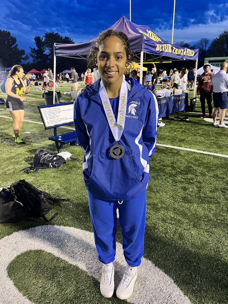 HempfieldAreaTF's tweet photo. Great job @llindsaysimmons❕Taking 🥈place in the 300ih with a PR of 46.63 https://t.co/KhJkZLffNZ