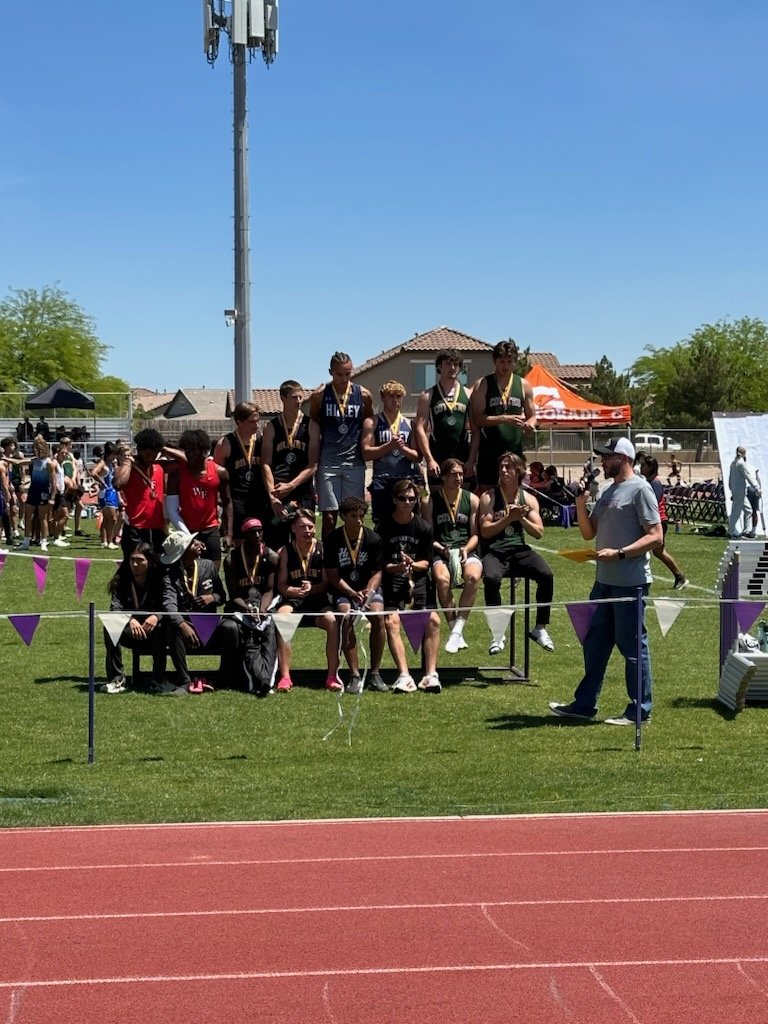 HigleyXCTF's tweet photo. Fast stats 📊📈

Boys 4️⃣x1️⃣0️⃣0️⃣

3/3- 4️⃣3️⃣.7️⃣4️⃣
3/11- 4️⃣3️⃣.6️⃣5️⃣
3/24- 4️⃣3️⃣.4️⃣7️⃣
4/11- 4️⃣2️⃣.8️⃣5️⃣
4/21- 4️⃣2️⃣.6️⃣6️⃣

Boys took 🥈 place today! Great job boys! https://t.co/hSDIAtRfFg