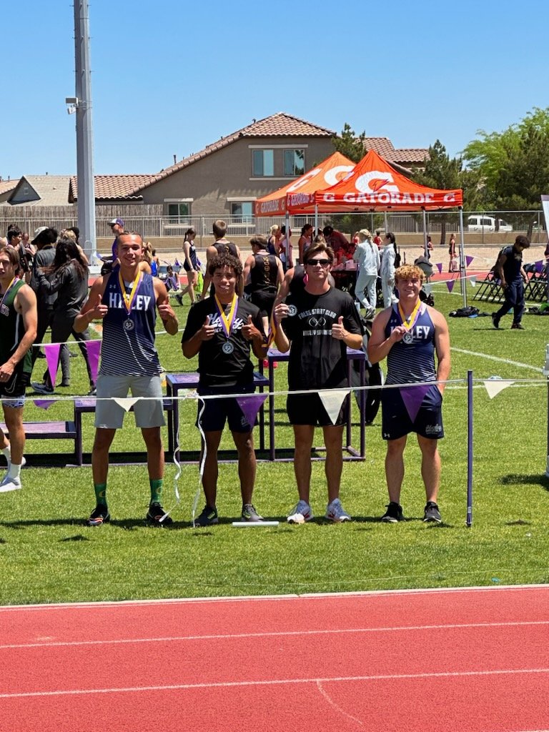 HigleyXCTF's tweet photo. Fast stats 📊📈

Boys 4️⃣x1️⃣0️⃣0️⃣

3/3- 4️⃣3️⃣.7️⃣4️⃣
3/11- 4️⃣3️⃣.6️⃣5️⃣
3/24- 4️⃣3️⃣.4️⃣7️⃣
4/11- 4️⃣2️⃣.8️⃣5️⃣
4/21- 4️⃣2️⃣.6️⃣6️⃣

Boys took 🥈 place today! Great job boys! https://t.co/hSDIAtRfFg
