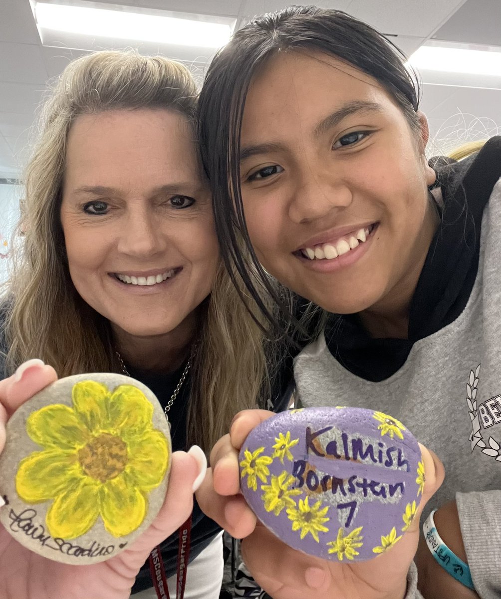 sunshinescardi's tweet photo. LEAVE A MARK  of LOVE ON HISTORY❤️ It was an HONOR to be a part of the #UpStanderProject &amp; #HolocaustGardenOfHope painting a rock in remembrance of lives lost in the #Holocaust ❤️ #KMSCougarPride #WeRemember #RELArocks https://t.co/sEssHwQvtt