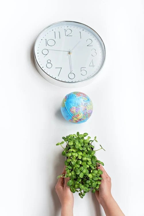 taarunwaasan's tweet photo. Time to start thinking about reducing our emissions and creating a more sustainable future. #worldearthday https://t.co/Us0PKw4E2v