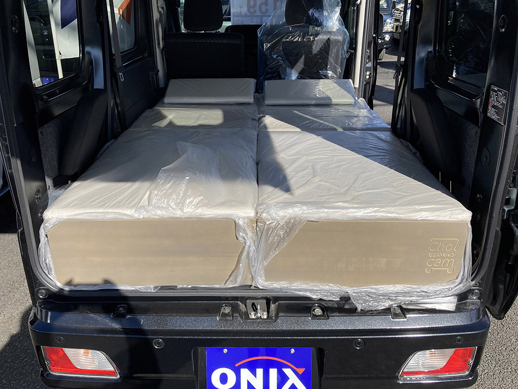 Axstyle_onix's tweet photo. 当店では軽キャンパーキット「ちょいCam」を装着したコンプリートカーもご用意！ 車中泊ファンの方はもちろん、釣りや登山、自転車が趣味のお客様の休憩用として、 また本格的なキャンプを楽しまれている方も、雨や暑さから逃れる時に活用されているとか。#エブリイ #アトレー
https://t.co/4YU1WSzkcq https://t.co/kxB4IeqE8K
