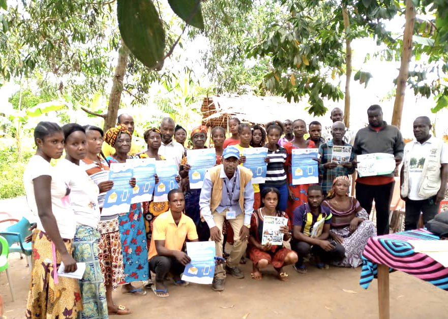 FAORDCongo's tweet photo. 𝗚𝗼𝘂𝘃𝗲𝗿𝗻𝗮𝗻𝗰𝗲 𝗳𝗼𝗿𝗲𝘀𝘁𝗶è𝗿𝗲
✅Atelier de renforcement des capacités de 9️⃣5️⃣membres des communautés locales de Lukolela(📍Equateur)
✅Sensibilisation sur la grille de l'égalité en exploitation forestière,mécanisme de gestion des plaintes et recours.
#PIREDD Équateur https://t.co/jDvdcSrDr0