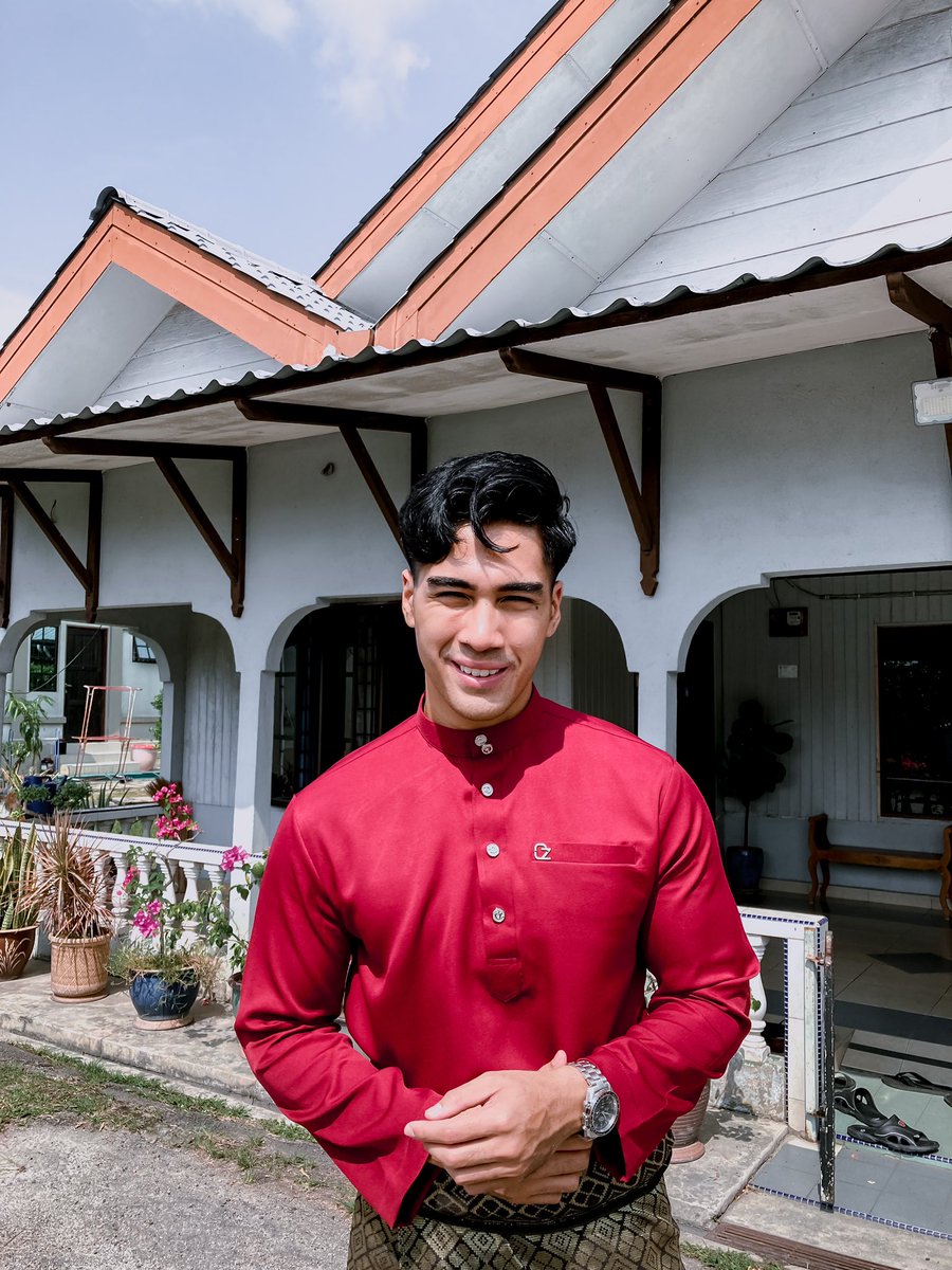 HarizHamdan_'s tweet photo. Salam raya dari azhar!! #andaiitutakdirnya #azhar #Raya2023 https://t.co/GYiSXTpWGY