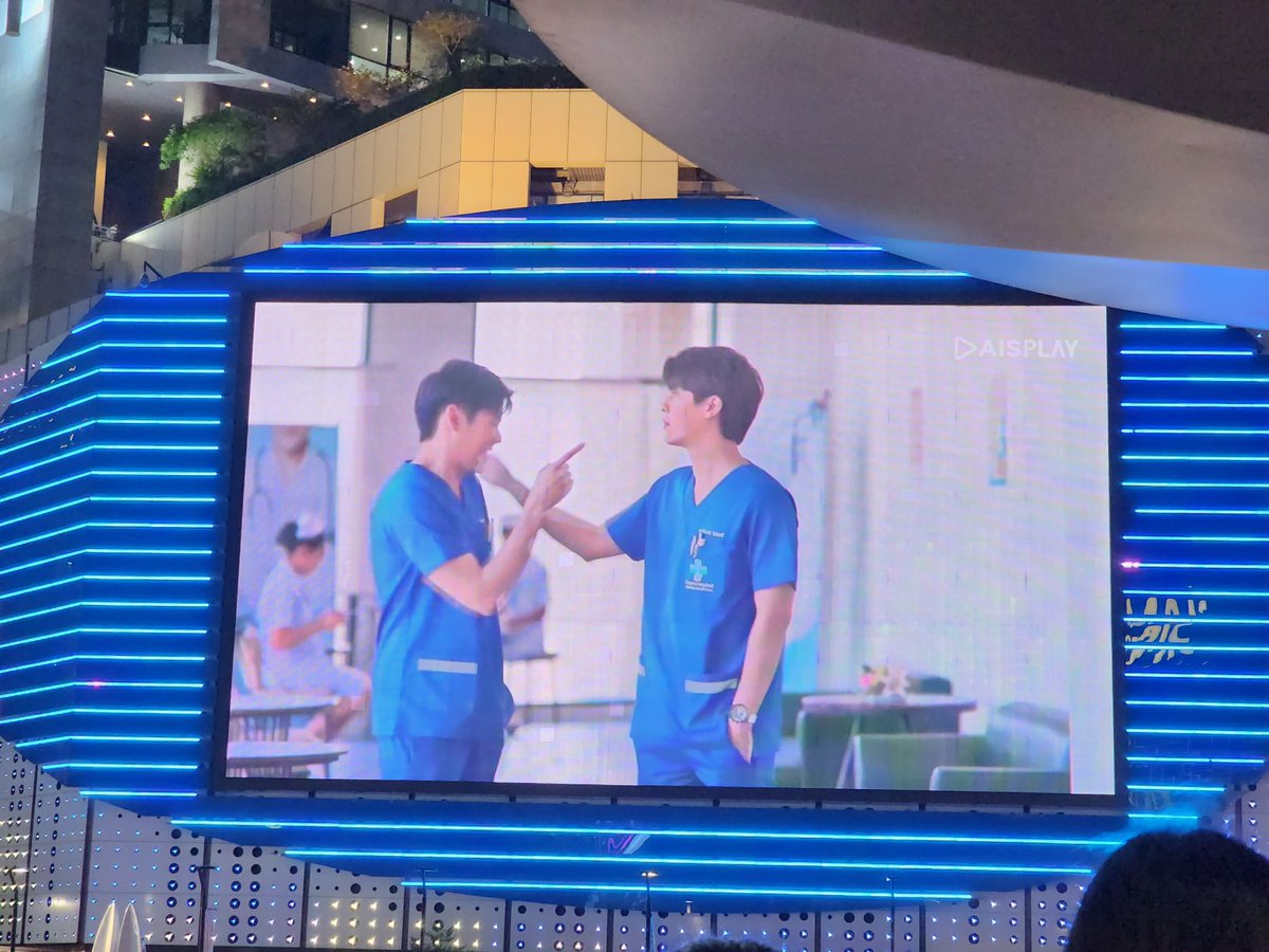 ccws_pare's tweet photo. #วนลูปไม่ขาดทริอาช1ปี เอาจริงชอบบรรยากาศในการรอดูโปรเจคมากๆเลยอ่ะ   เวลาที่เห็นคนที่ชอบอะไรเหมือนๆกันมารวมตัวกันเยอะๆนี่มันดีจังเลย แอบน้ำตาซึมที่ความตั้งใจของทีมงานและนักแสดงทุกคนมันเริ่มทำงานแล้ว ไม่ว่าจะวนลูปอีกกี่ปีทริอาชก็จะยังได้รับการชื่นชมตลอดไป ขอบคุณทีมโปรเจคด้วยนะคะ 🥰 https://t.co/BJfjKaSzEw