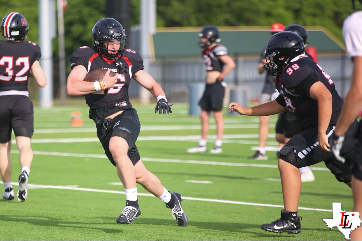 leopardfootball's tweet photo. 𝘞𝘦 𝘫𝘶𝘴𝘵 𝘨𝘦𝘵𝘵𝘪𝘯’ 𝘴𝘵𝘢𝘳𝘵𝘦𝘥! 𝘛𝘩𝘪𝘴 𝘨𝘢𝘮𝘦 𝘪𝘴 𝘧𝘶𝘯 🤩 

@olivia_lauter : 📸 https://t.co/t26MxEhlMj