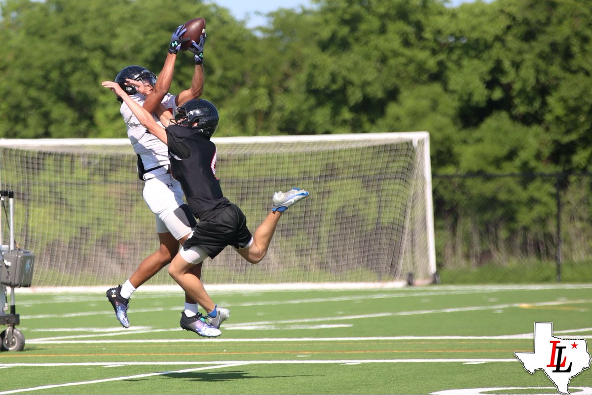 leopardfootball's tweet photo. 𝘞𝘦 𝘫𝘶𝘴𝘵 𝘨𝘦𝘵𝘵𝘪𝘯’ 𝘴𝘵𝘢𝘳𝘵𝘦𝘥! 𝘛𝘩𝘪𝘴 𝘨𝘢𝘮𝘦 𝘪𝘴 𝘧𝘶𝘯 🤩 

@olivia_lauter : 📸 https://t.co/t26MxEhlMj