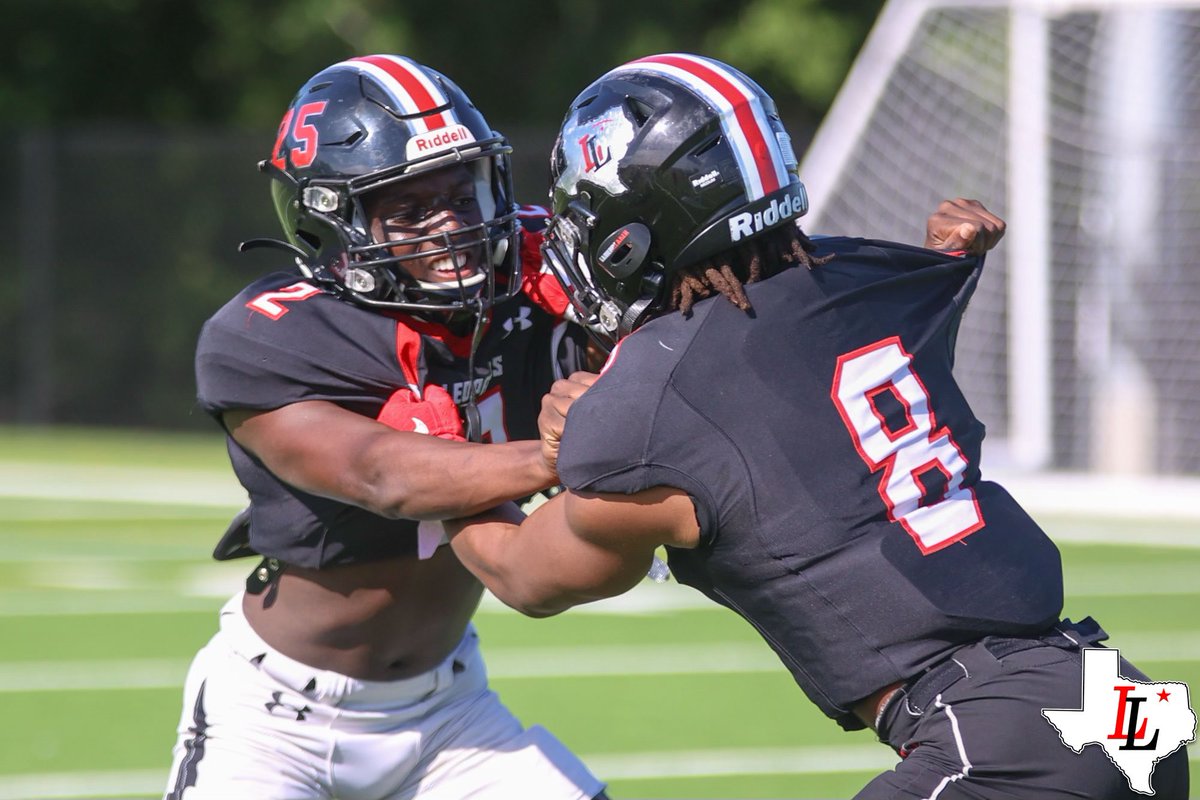 leopardfootball's tweet photo. 𝘞𝘦 𝘫𝘶𝘴𝘵 𝘨𝘦𝘵𝘵𝘪𝘯’ 𝘴𝘵𝘢𝘳𝘵𝘦𝘥! 𝘛𝘩𝘪𝘴 𝘨𝘢𝘮𝘦 𝘪𝘴 𝘧𝘶𝘯 🤩 

@olivia_lauter : 📸 https://t.co/t26MxEhlMj