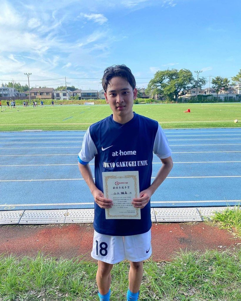 FC___LEO's tweet photo. F.C.LEOメンバー紹介【A社⠀さつき】

出席率ナンバーワンの得点王さっちゃん👑
真面目だがズバズバ言いたいことは言うさっちゃん(割とつぼです)。
指導案も板書の字もプレーも丁寧なさっちゃん。
ビブスの洗濯は洗濯は彼にお任せっ https://t.co/lFSiyhrFUe