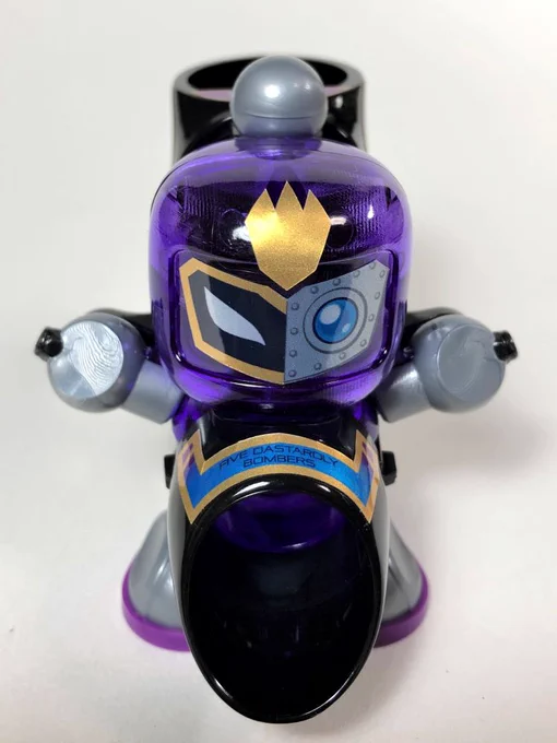 マスター攻略王スペシャル改め、ブレインボンバー完成。初期のガンマや円の所有ビーダマンみたいのが欲しくて作りました。画像4枚目は、副産物とツーショット #ビーダマン 