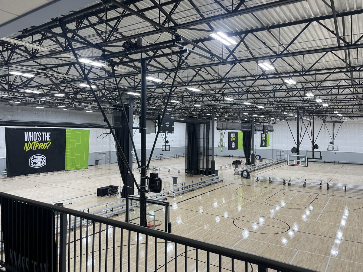 Upper90HQ's tweet image. On the road again with @PRO16League @NxtProHoops with @upper90 and @NBCSports - #elevateyourgame📈 #STL #upper90🎥