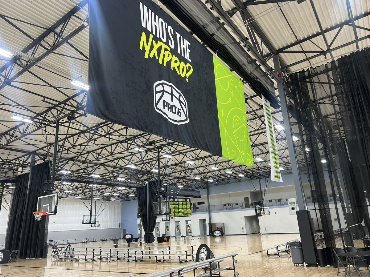 Upper90HQ's tweet image. On the road again with @PRO16League @NxtProHoops with @upper90 and @NBCSports - #elevateyourgame📈 #STL #upper90🎥