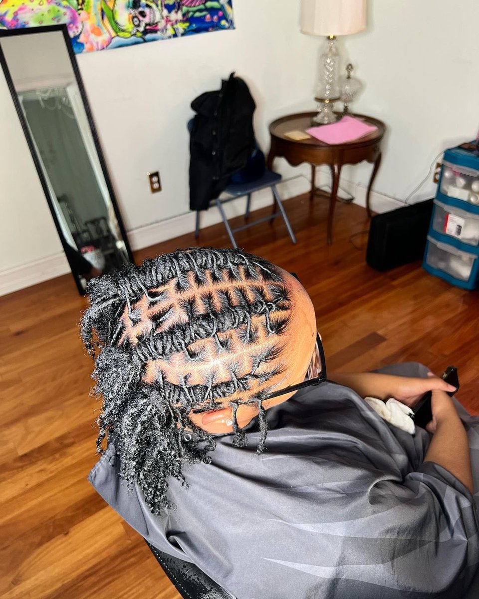18_locs's tweet photo. Style: retwist (80-119) + style
Location: Conyers, Ga
β’
πΈ; IG/jayslayedthat πΈ
-
β£ Want The Perfect Loc Wash Products for your Loc? ( βΌοΈCLICK ON THE LINK IN OUR BIOβΌοΈ
β’
β’
-
#blackgirlmagic #conyersstylist #starterlocsatl #starterlocconyers #naturallocs #locs #locs_18 https://t.co/efMbkYdLTL