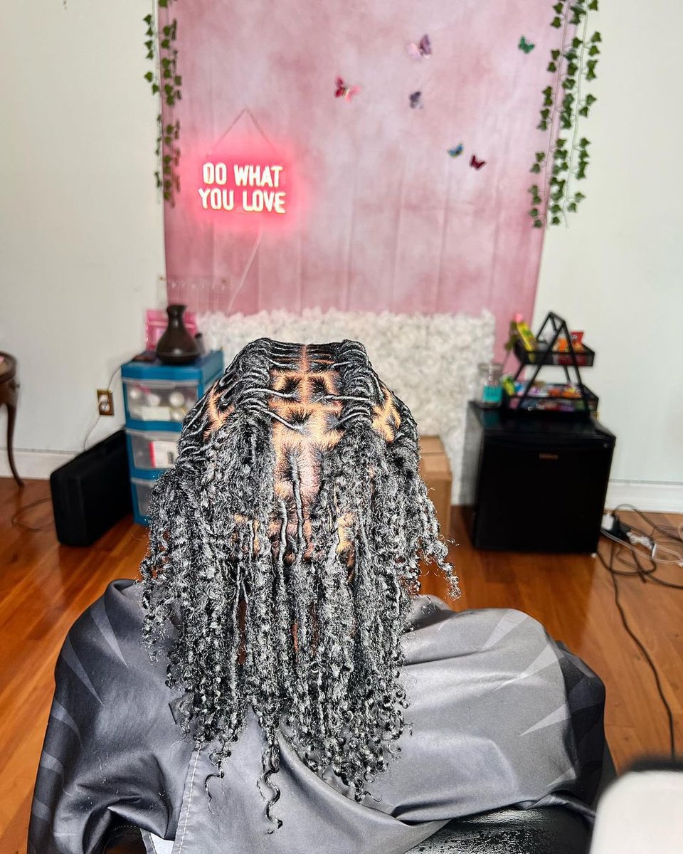 18_locs's tweet photo. Style: retwist (80-119) + style
Location: Conyers, Ga
β’
πΈ; IG/jayslayedthat πΈ
-
β£ Want The Perfect Loc Wash Products for your Loc? ( βΌοΈCLICK ON THE LINK IN OUR BIOβΌοΈ
β’
β’
-
#blackgirlmagic #conyersstylist #starterlocsatl #starterlocconyers #naturallocs #locs #locs_18 https://t.co/efMbkYdLTL